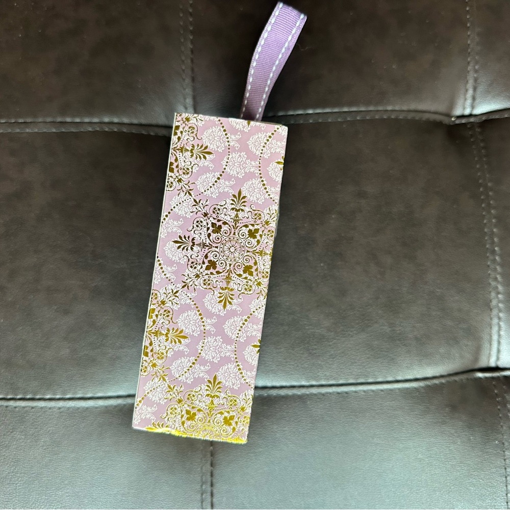 Moisturizing Socks & French Lavender Foot Moisturizer - Picture 4 of 4
